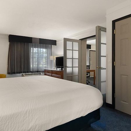 Howard Johnson By Wyndham Sacramento Downtown Exteriör bild