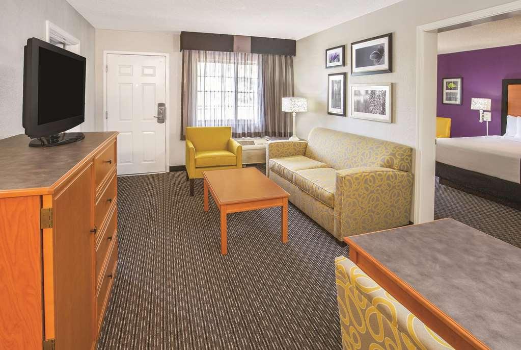 Howard Johnson By Wyndham Sacramento Downtown Rum bild