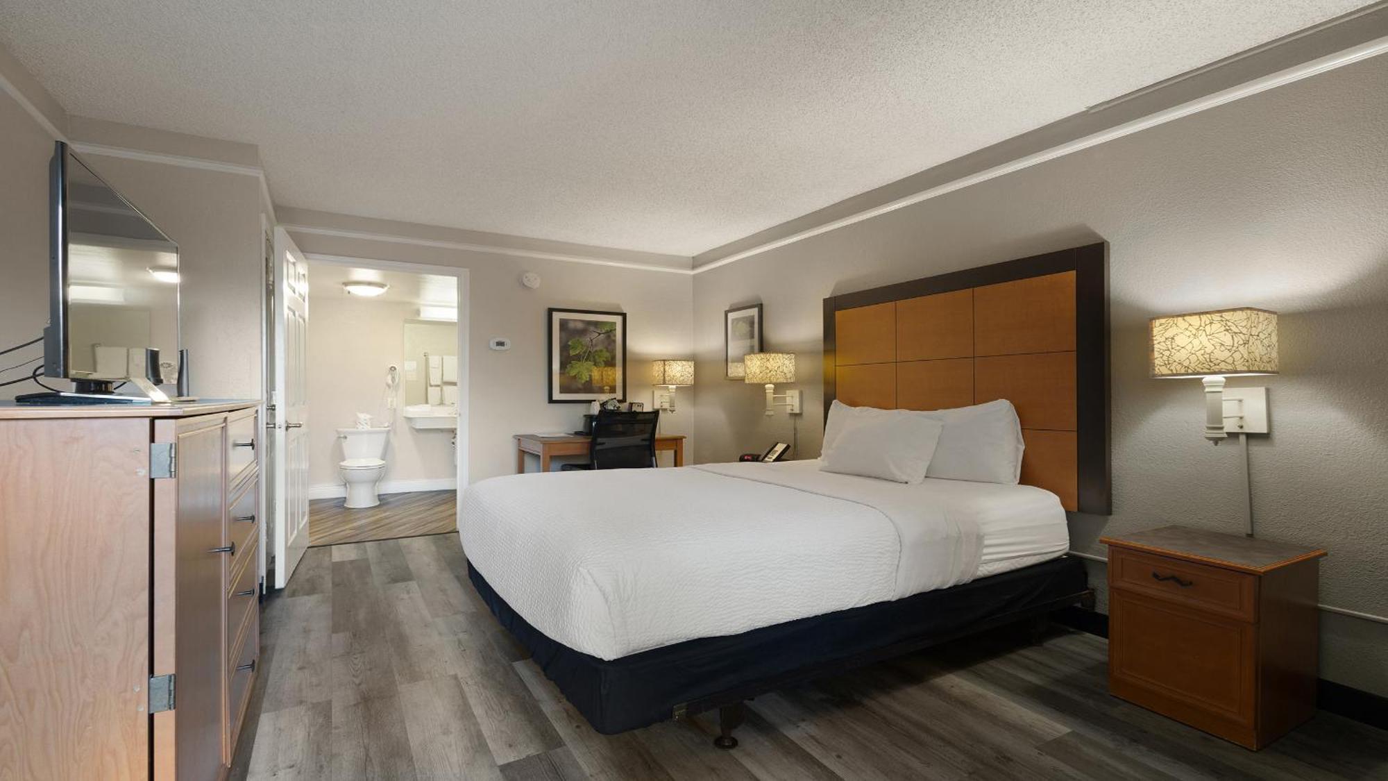 Howard Johnson By Wyndham Sacramento Downtown Exteriör bild