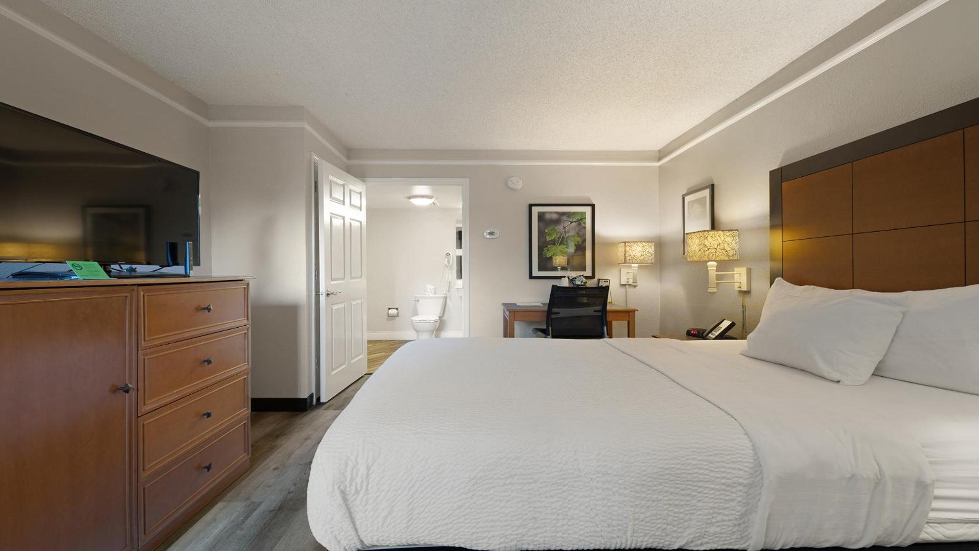 Howard Johnson By Wyndham Sacramento Downtown Exteriör bild