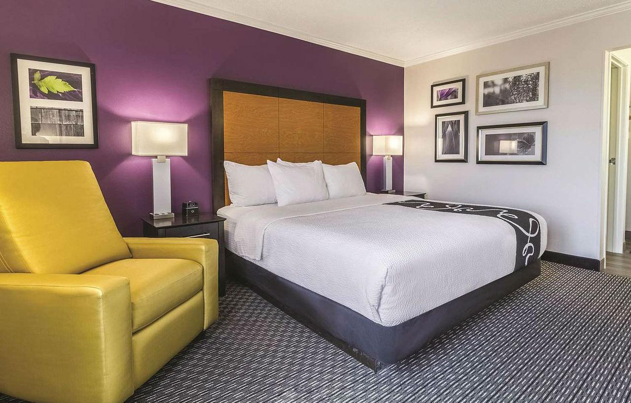 Howard Johnson By Wyndham Sacramento Downtown Exteriör bild